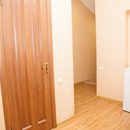 Semi-Luxury Apartment On Zhukovskogo Street 57 Zaporizhia Exteriör bild